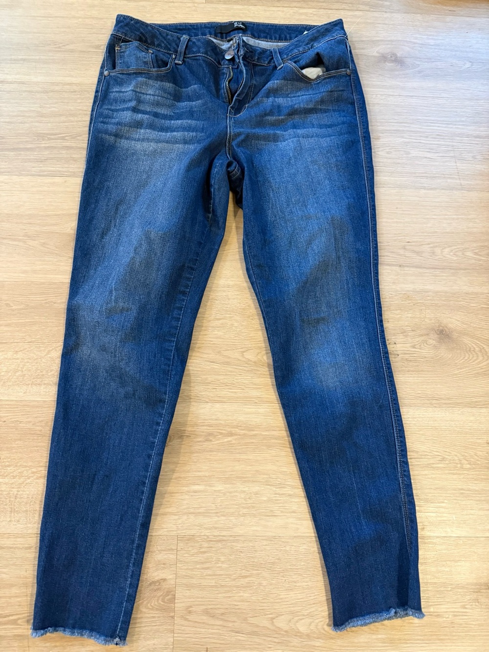 1822 Women’s Dark Blue Stretch Skinny Jeans adult size 14